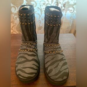 Limited Edition Jimmy Choo UGGs 'Kaia' Blue/Grey Zebra print Brass Studs Size 7